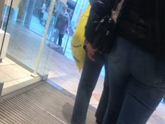 Dobre guze se šetaju po gradu