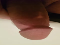 Obrezani kurac drkanje i svršavanje